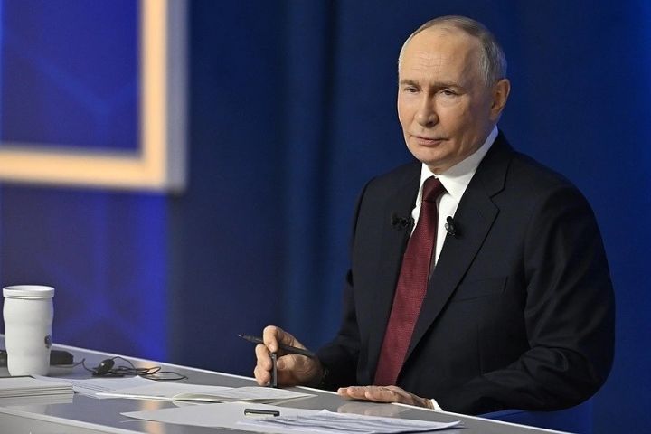 相信一見鍾情　普丁2025年終記者會坦承「正在戀愛」