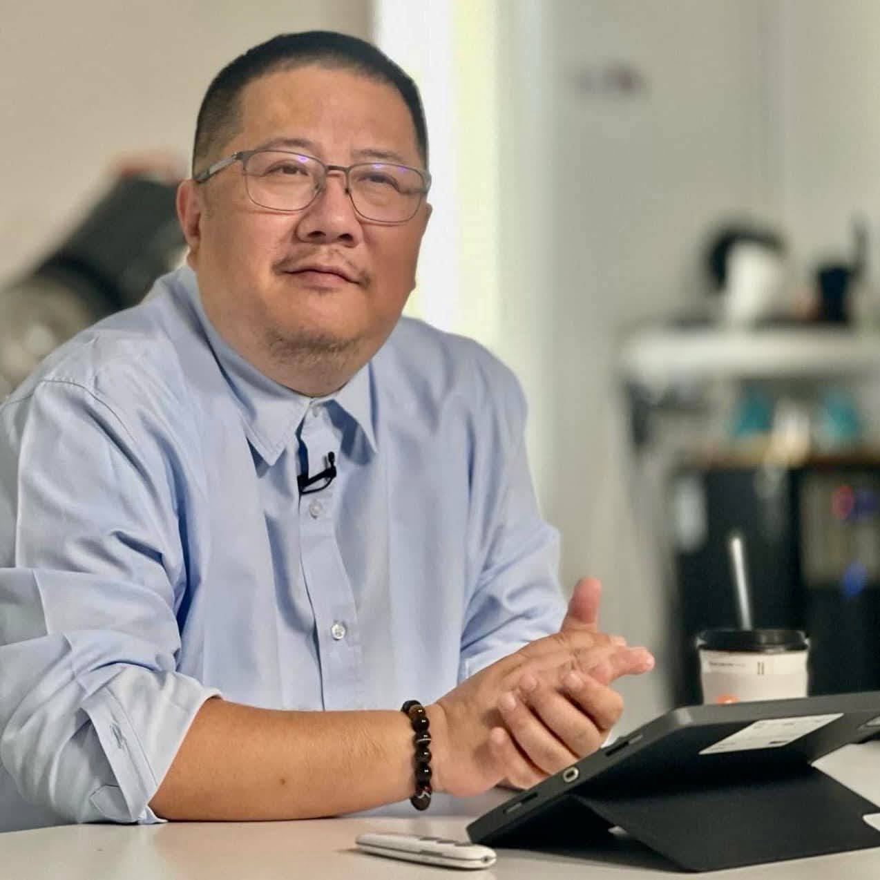 銘傳大學廣電系主任杜聖聰認為，蔣萬安有現任者的穩健，而沈伯洋有挑戰者的銳利。圖/取自杜聖聰臉書