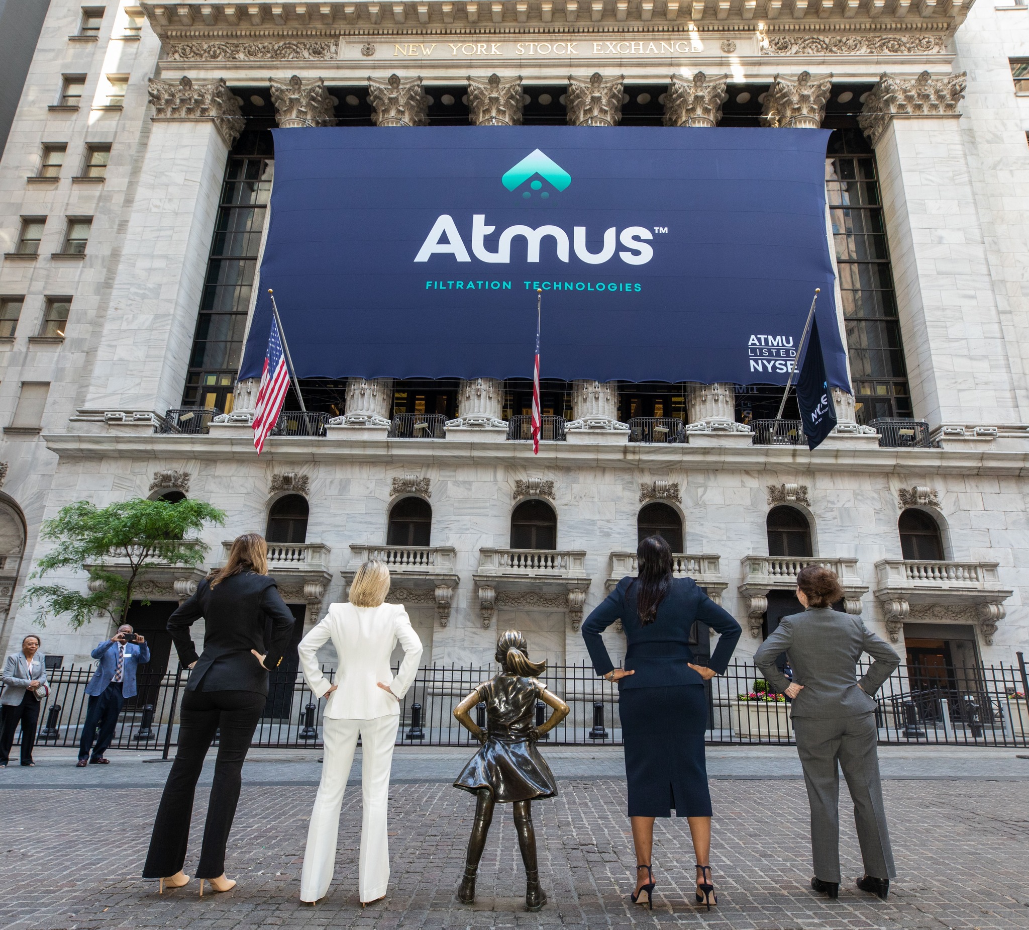 位在田納西州的亞特摩斯過濾技術公司（ATMUS），對美國政府提出訴訟，認為美國政府對其進口商徵收關稅缺乏法律依據。圖為ATMUS2024年3月8日，在其臉書貼出慶祝國際婦女節日照片。圖／取自Atmus Filtration Technologies  FB