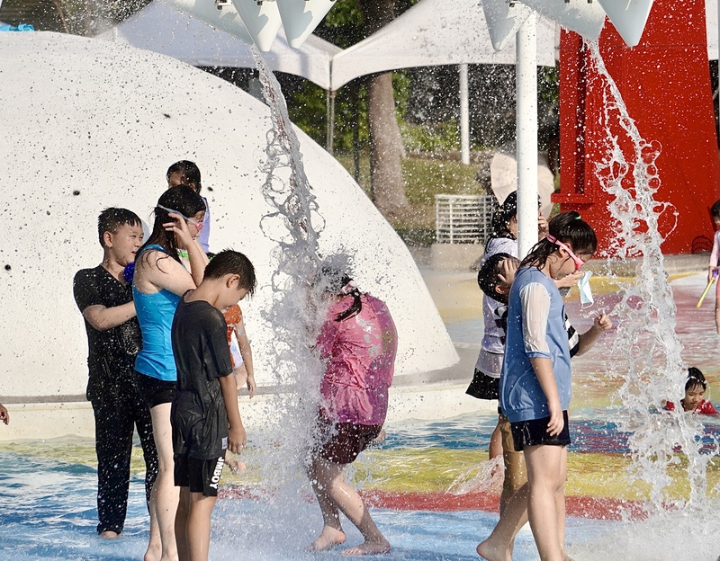 酷暑發威  高溫38℃一路熱到周末 北部空品亮橘燈