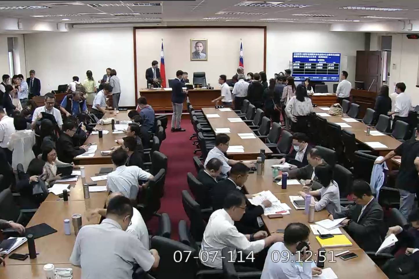 立法院經濟委員會7日上午因為颱風丹娜絲影響而停開會議。圖/翻攝自國會頻道