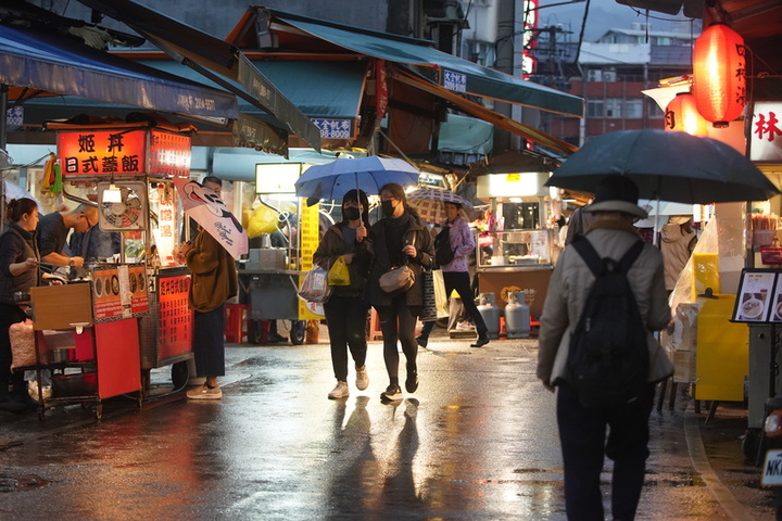 鋒面影響天氣不穩定　中北部留意雷陣雨