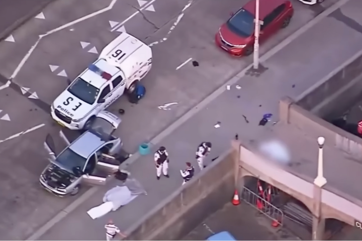 雪梨邦迪海灘傳50聲槍響、百人驚逃　至少11死　警方定調恐怖攻擊