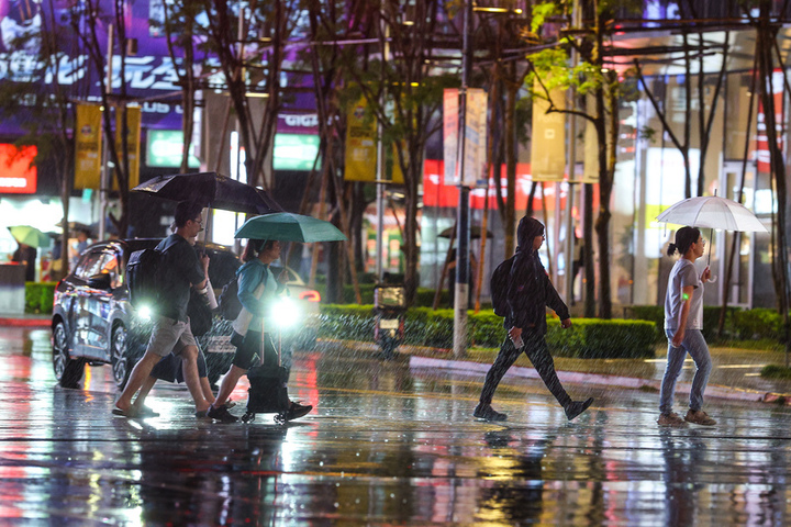 各地局部大雨雙北防豪雨　下周滯留鋒全台持續降水