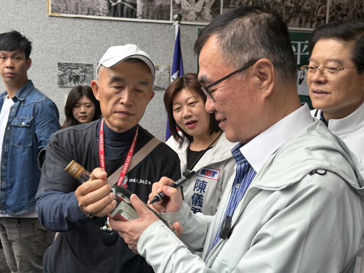   李四川強調，兩岸交流絕對比交惡好，對話比對立好，和平當然比戰爭好。圖/李四川辦公室提供