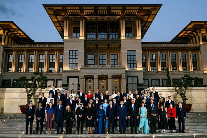 北約領袖2026年於安卡拉（Ankara）總統府合影。圖/取自Wikimedia Commons，Public Domain