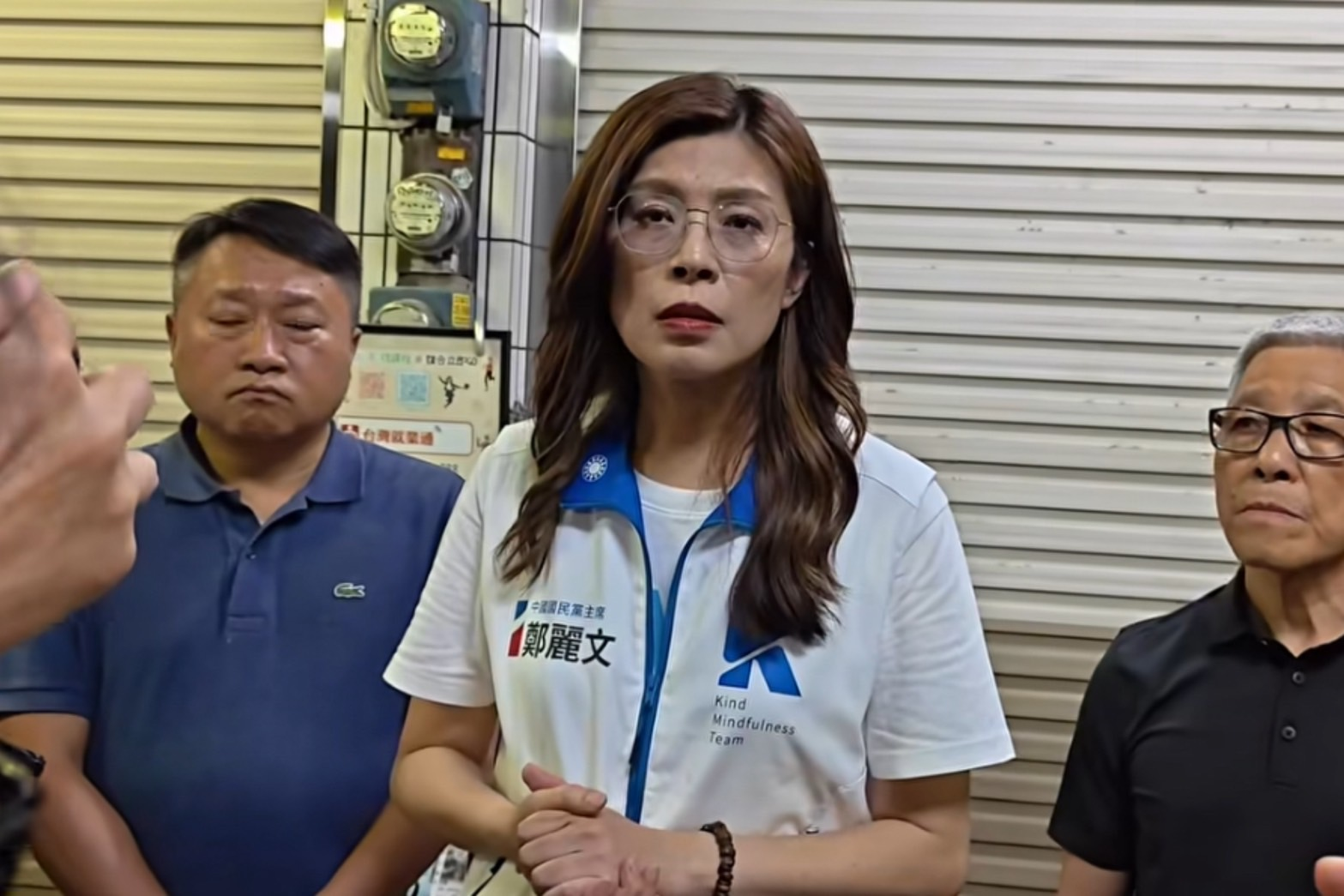 謝典霖父子遭羈押震撼政壇　鄭麗文夜衝彰化探視鄭汝芬