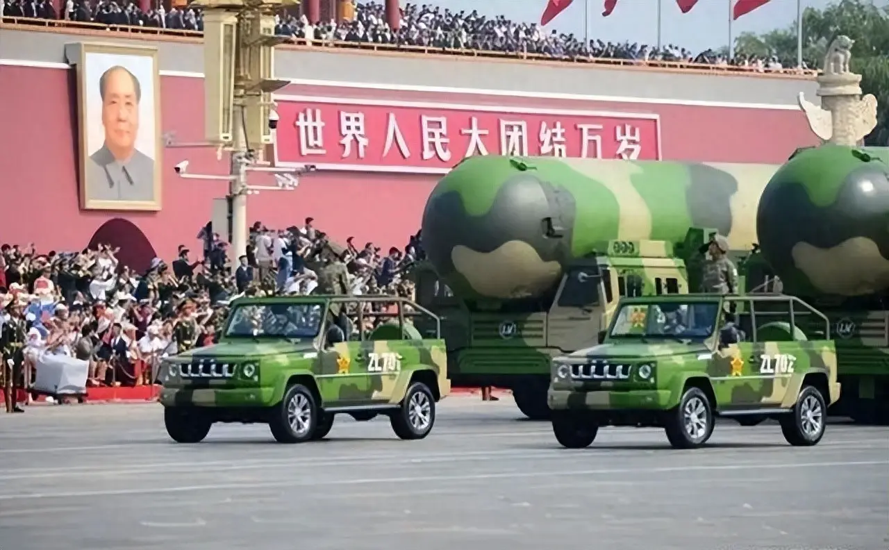 大國重器如東風-41，已出現在閱兵的綜合演練項目中，也是外界及軍事迷觀看的焦點之一。圖／取自搜狐