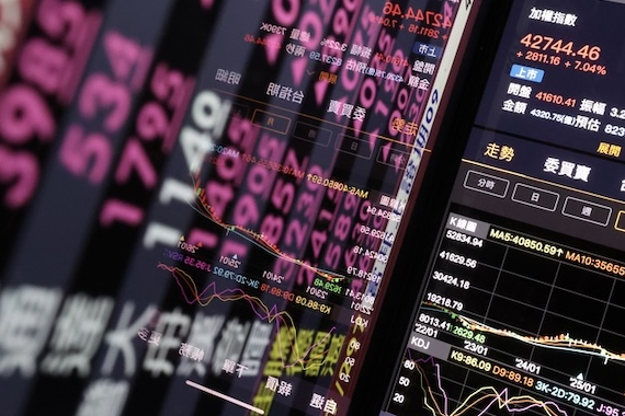 股市震盪照樣賺！勞動基金半年狂賺2.2兆　收益率飆28.46%