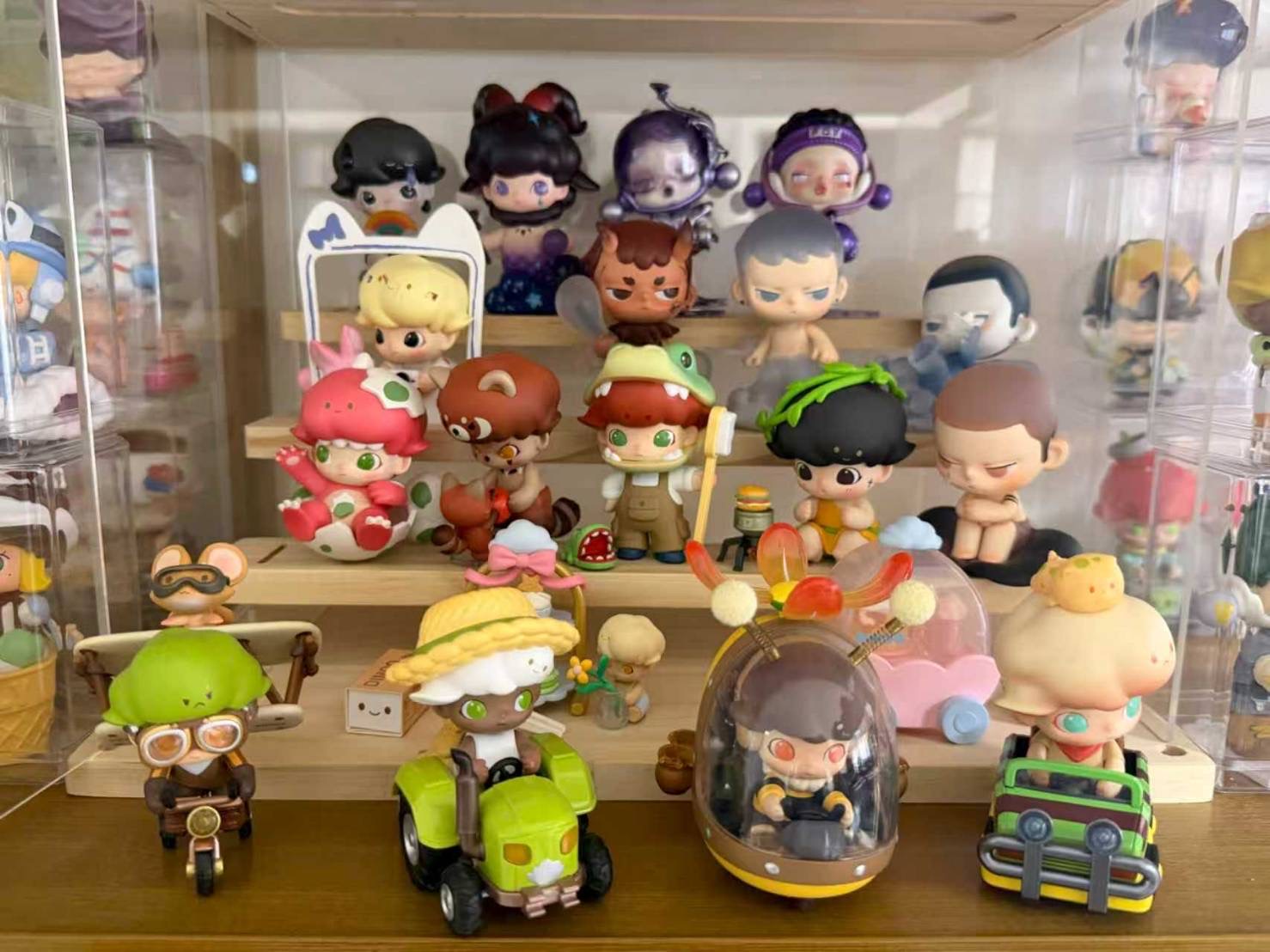 形象呆萌、治癒的盲盒公仔，成了大陸年輕人家中不可或缺的「收藏品」。圖/中新社記者劉遠攝