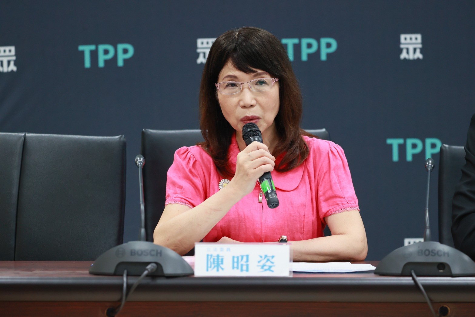 民眾黨立委陳昭姿在臉書上發文指出，吳明賢身為台大醫院院長，應該代表台大向社會道歉。圖/取自陳昭姿臉書
