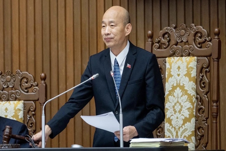 立法院長韓國瑜4日邀行政、立法兩院吃「和解飯」，盼化解總預算卡關爭議。圖/取自韓國瑜臉書