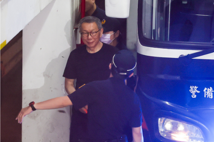 柯文哲暴走！法官嘆「台灣司法已很脆弱」 網炸鍋：不就你們法綠人害的