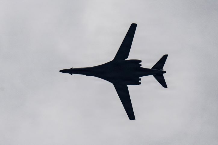 B-1於20世紀80年代中期開始服役，是美軍現役轟炸機中速度最快的機型，最高速度約可達1.2馬赫。圖/取自US Air Force