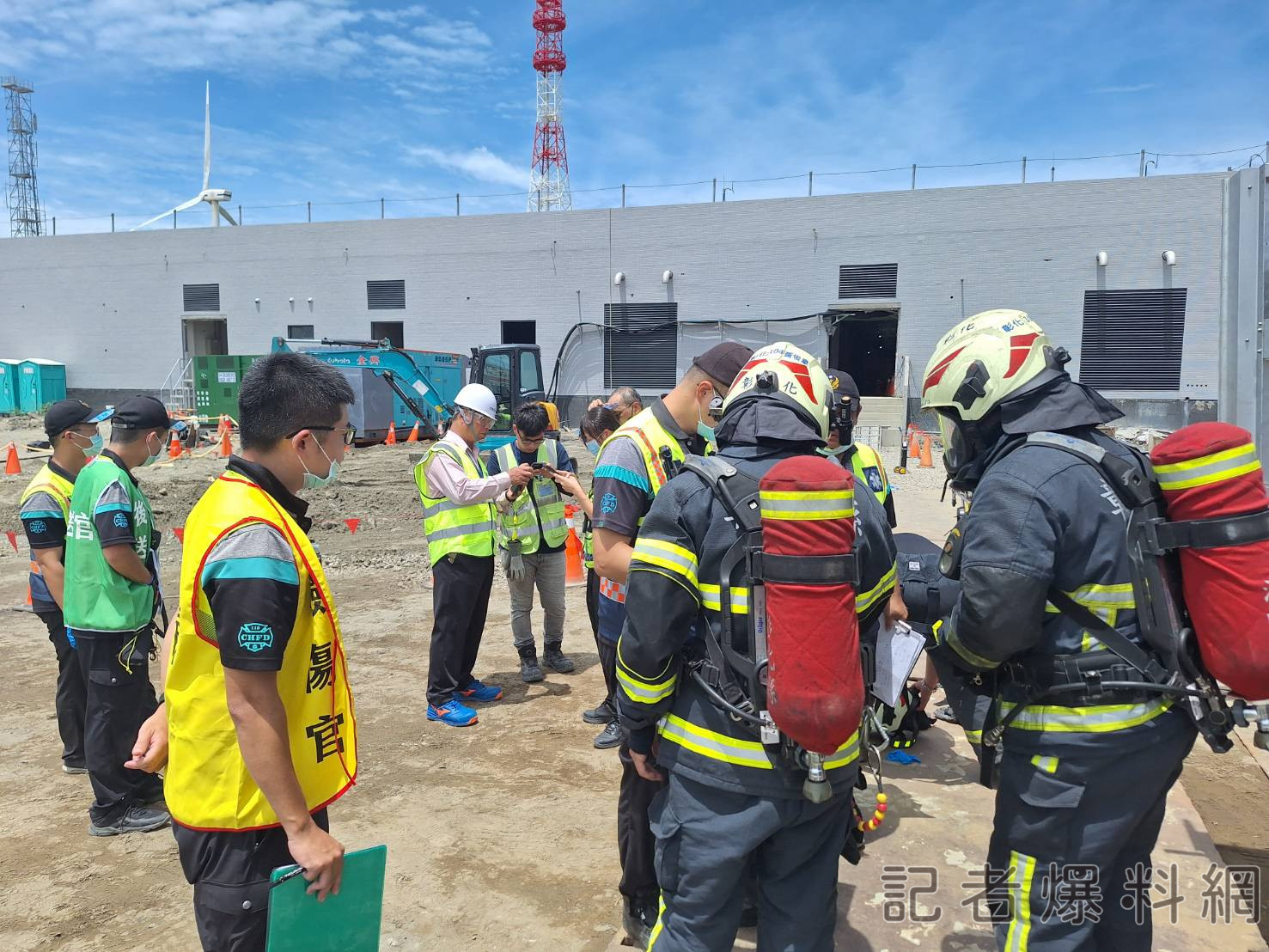 彰濱海龍離岸風電陸域降壓站驚傳二氧化碳外洩，共14人受傷送醫。圖/取自記者爆料網