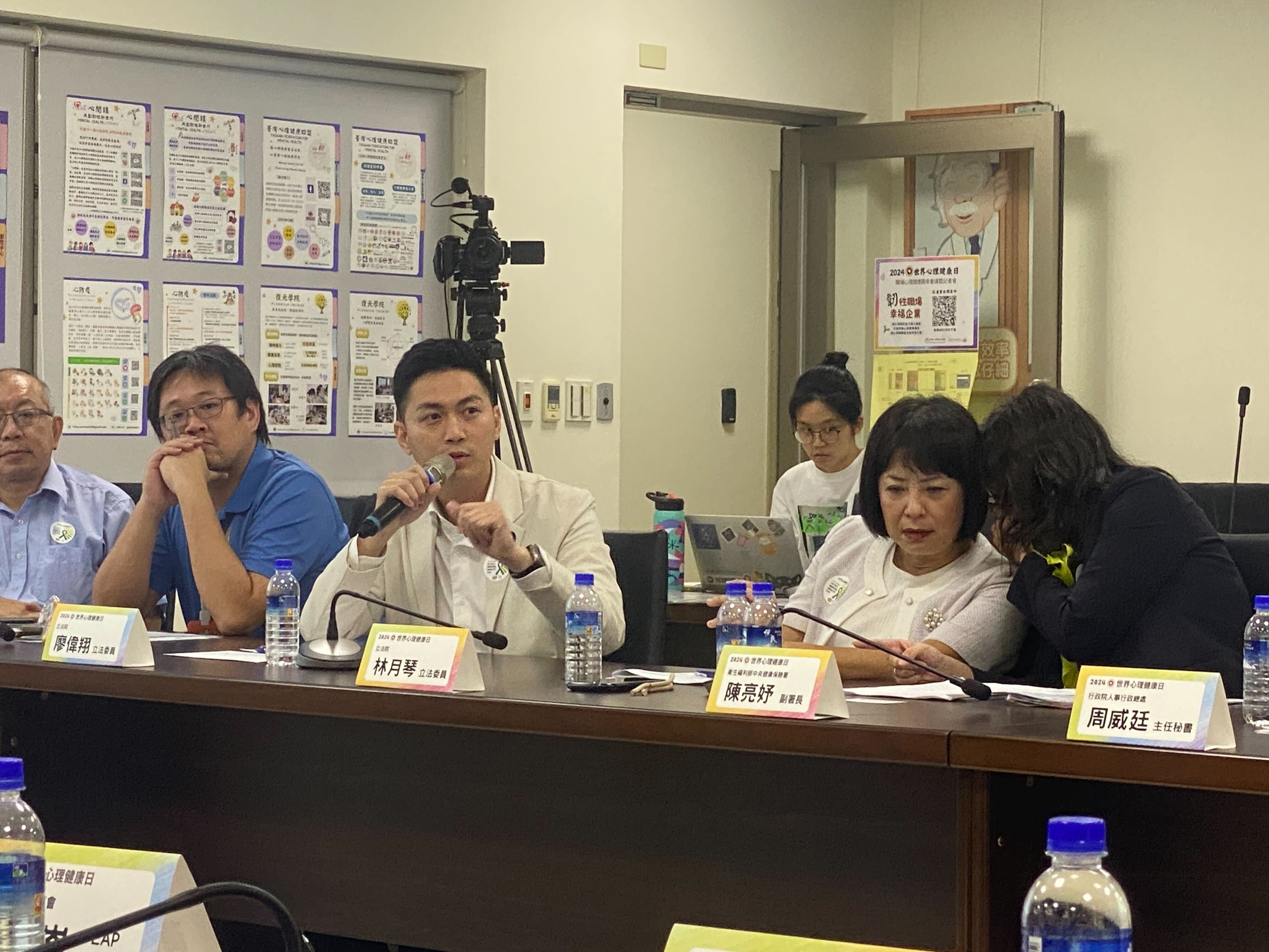 國民黨立委廖偉翔17日參與中華心理衛生協會「韌性職場．幸福企業」圓桌會議。圖/廖偉翔辦公室提供