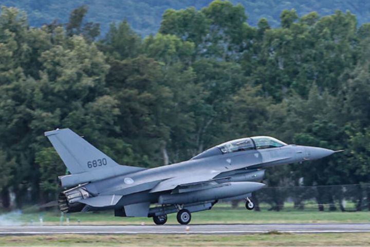 F-16V整合三大監控莢艙　形成「狙擊鏡、瞭望台、戰略之眼」制空網