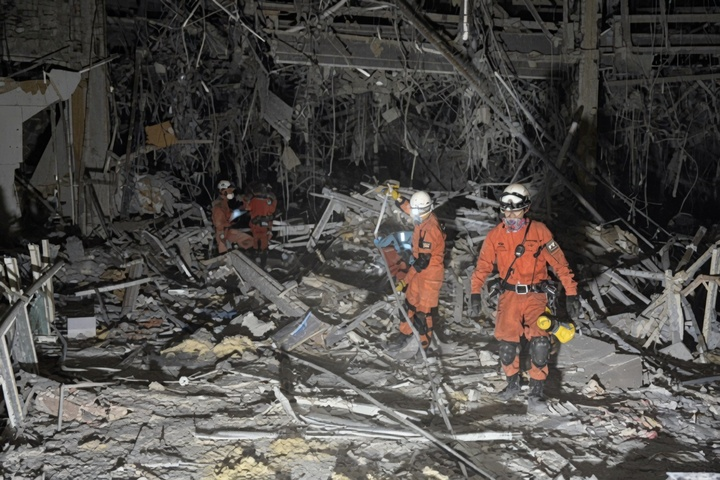 【熊本強震】永旺夢樂城崩塌至少已2死1心肺停止　現場搜救持續中