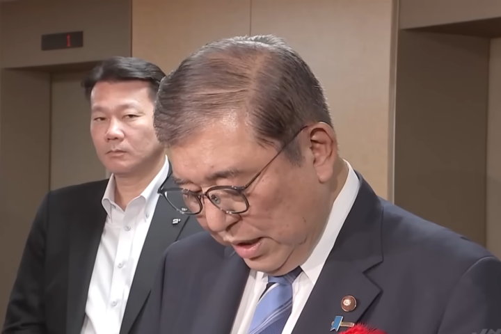 石破茂在首相官邸向媒體坦承政治獻金事件為「事務性錯誤」。圖/取自TBS News官方《YouTube》頻道