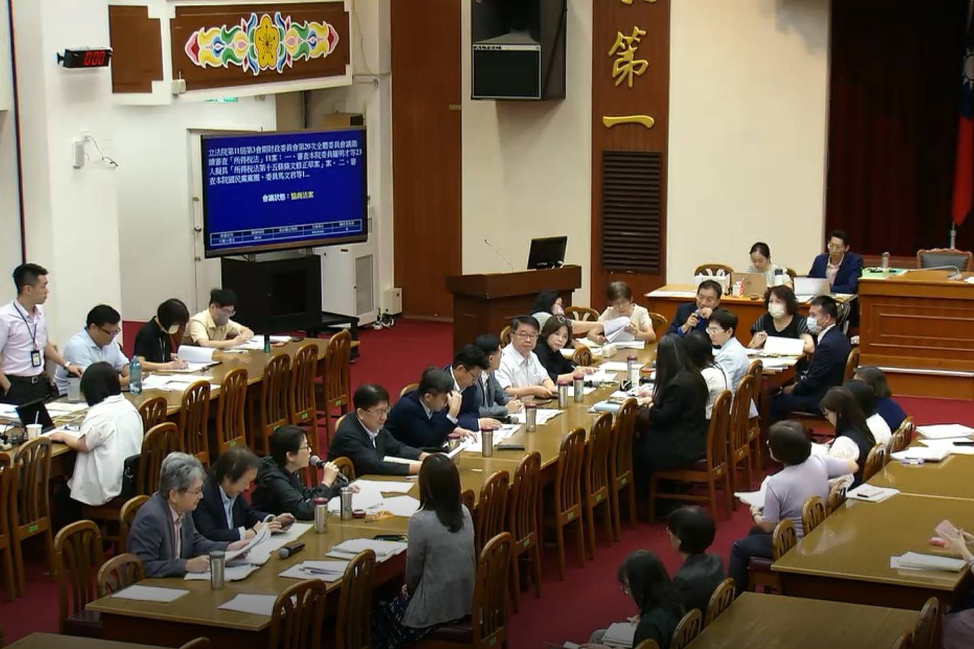 所得稅長照扣除額調高至18萬元 賴士葆：月底可望完成三讀
