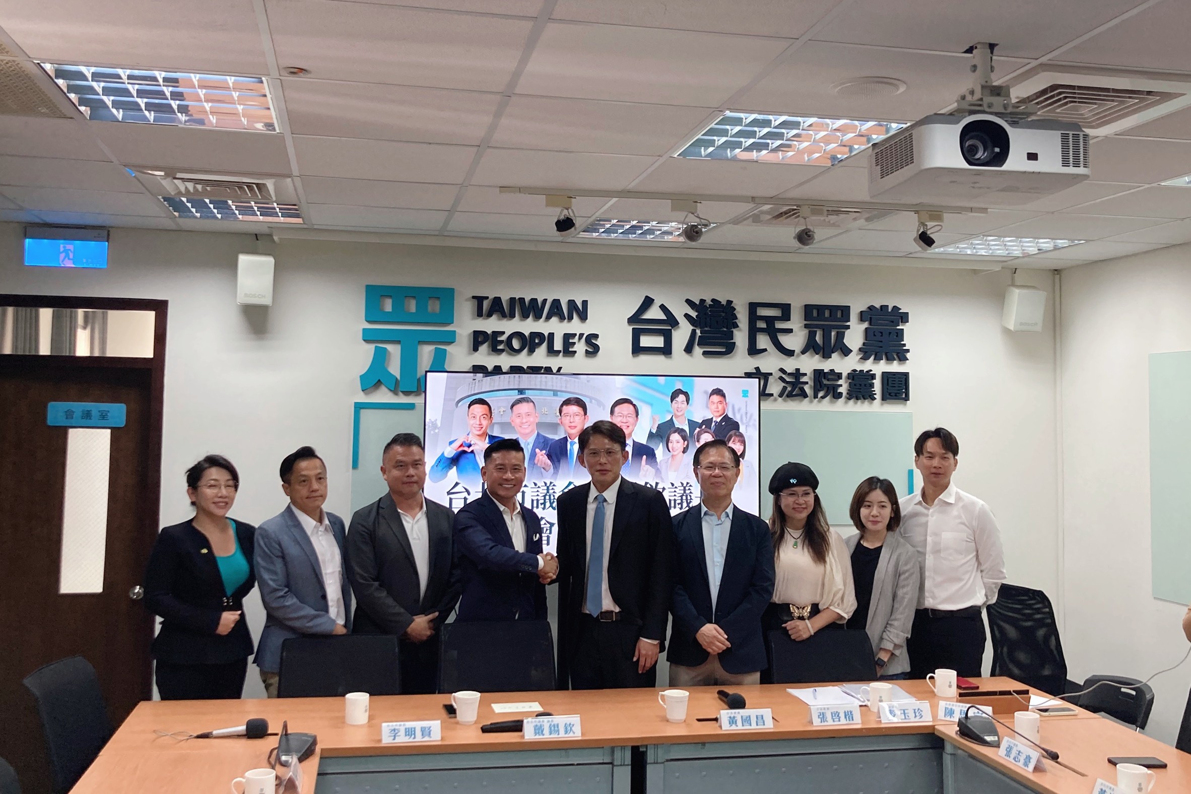 藍白互邀參與反惡罷！黃國昌下令全黨7、8月禁出國