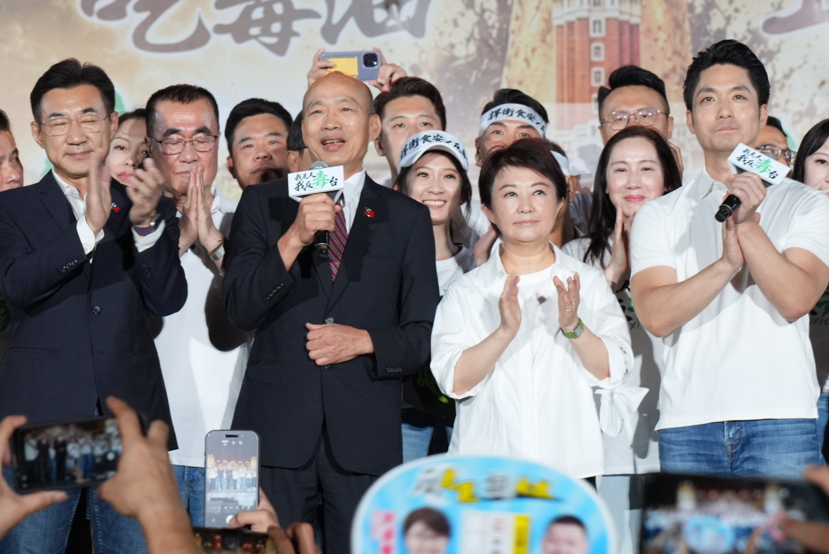 國民黨三個「太陽」725上凱道。立法院長韓國瑜（左二）、台中市長盧秀燕（右二）、台北市長蔣萬安（右一）。圖/記者陳思豪攝