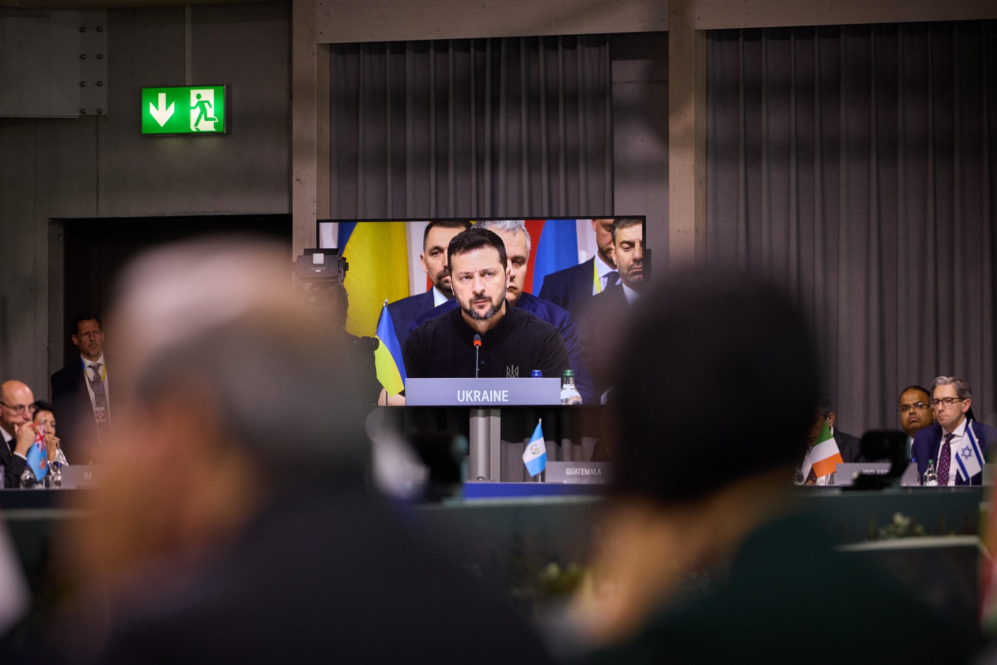 在瑞士舉行的烏克蘭峰會日前剛落幕，但和平仍遙遙無期，螢幕內為烏克蘭總統澤倫斯基。圖/取自Volodymyr Zelensky臉書