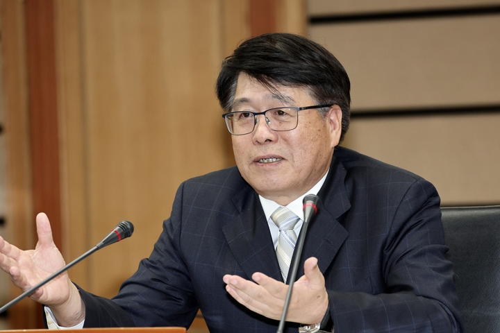 藍白拚公投綁大選！游盈隆喊話：一個恰恰好、兩個有點多、三個受不了