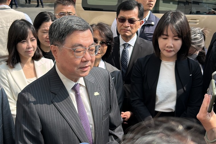 油價調控　卓揆稱「經過加油站要感謝」　藍：全民埋單還得謝主隆恩？