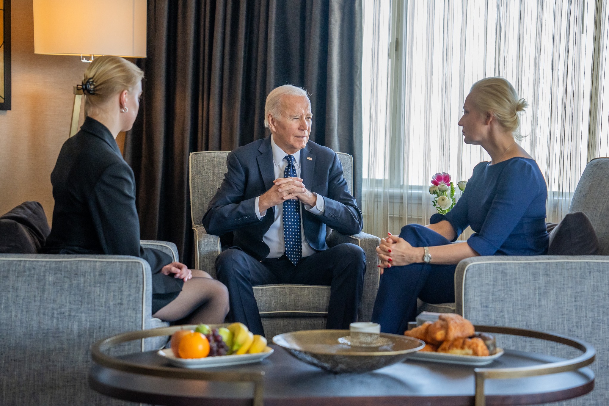 納瓦尼遺孀尤利婭與女兒前往舊金山，會見美國總統拜登。圖/取自President Joe Biden臉書