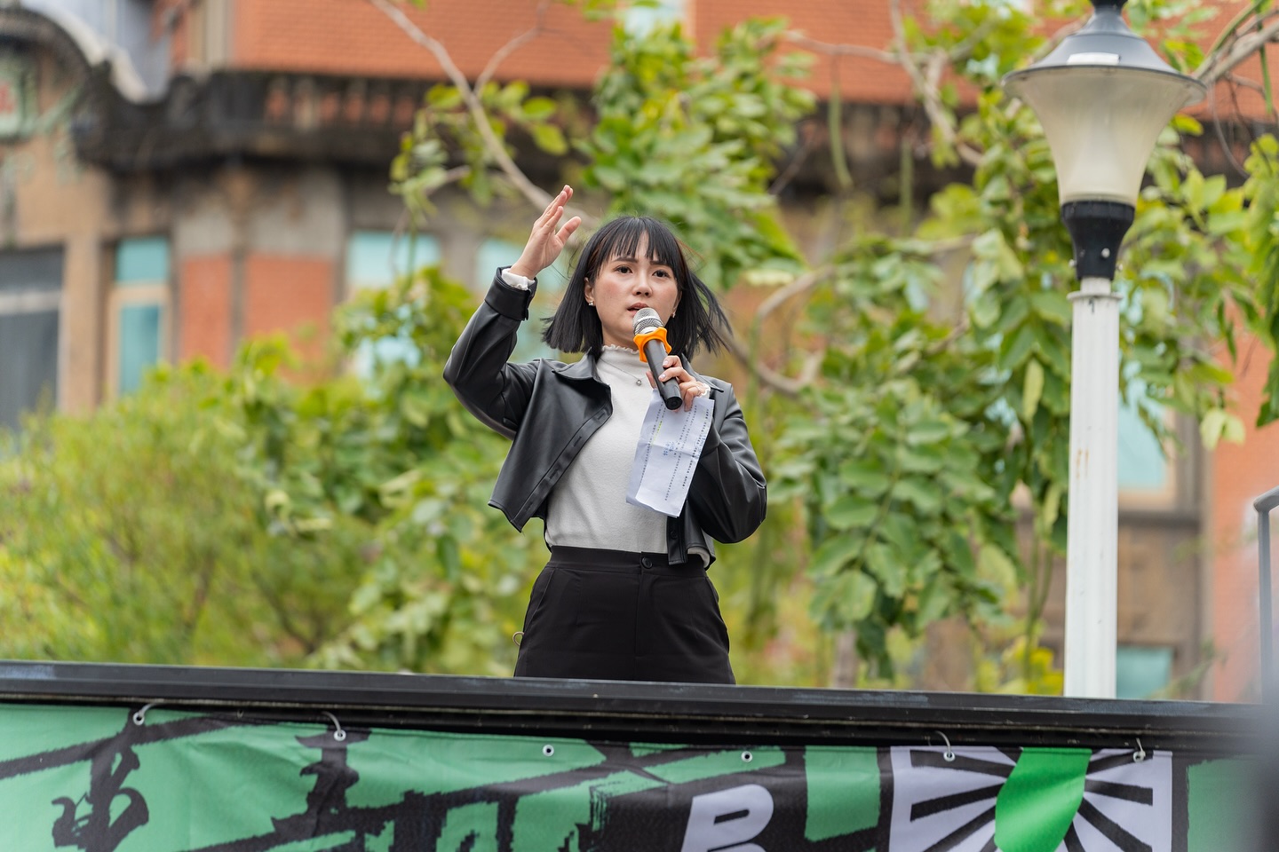 民眾黨發言人吳怡萱坦言，常常在宣講完後，感受到懷孕初期的不適。圖/取自吳怡萱臉書