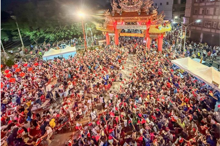 韓流氣氛再現？韓國瑜南下助陣柯志恩　小港廟口空拍畫面震撼