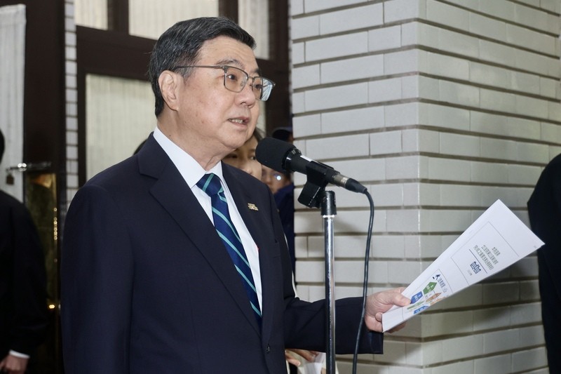 與王鴻薇唇槍舌戰！卓揆包機費用引爭議：稱華航有顧慮「不公開說明」　