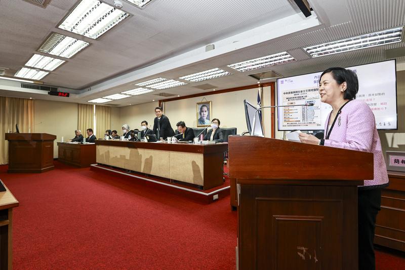 【有片】李貞秀質詢首秀！綠官員通通不上台備詢　李：看民進黨多傲慢