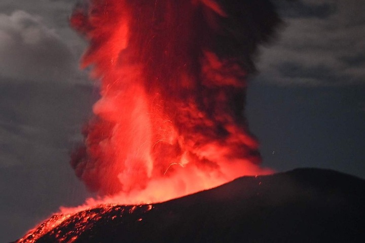 太平洋火環帶不平靜　印尼3座火山連續多次噴發