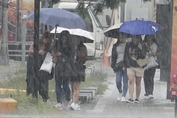水氣增多天氣不穩定　留意午後短延時強降雨