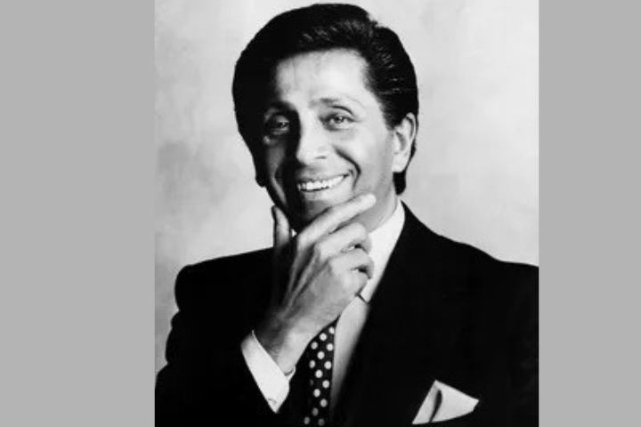 以紅色定義半世紀時尚　義大利傳奇設計師范倫鐵諾93歲辭世