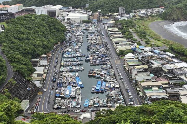 【颱風來襲】全台納入中颱凱米海陸警戒區　各地嚴防豪大雨