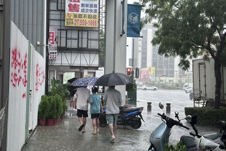 鋒面北移水氣仍偏多宜蘭防豪雨　基隆、西半部及澎湖有局部大雨