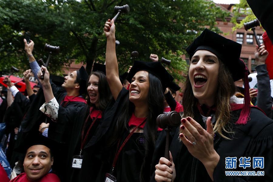 哈佛大學畢業生在畢業典禮上舉行了慶祝活動（資料照）。圖/取自新華網