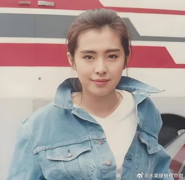 曾經的女神王祖賢，被視為一代觀眾對香港電影黃金年代的集體懷念。圖/取自水果硬糖有點甜微博