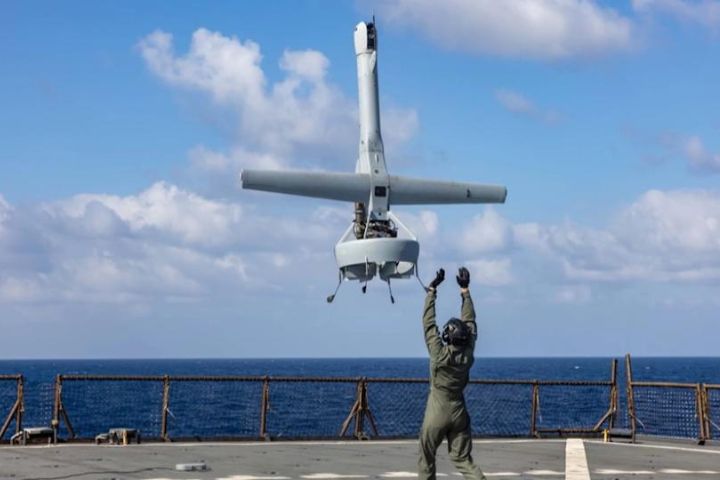 海軍下一代作戰艦規劃「雙機庫」　整合V-BAT垂直起降無人機強化遠海監偵