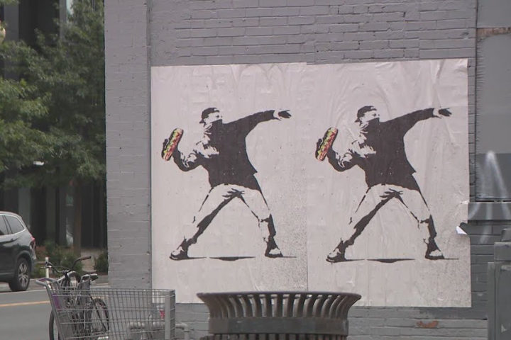 丟三明治砸聯邦探員遭起訴　華府男成反抗「川普接管首都」象徵