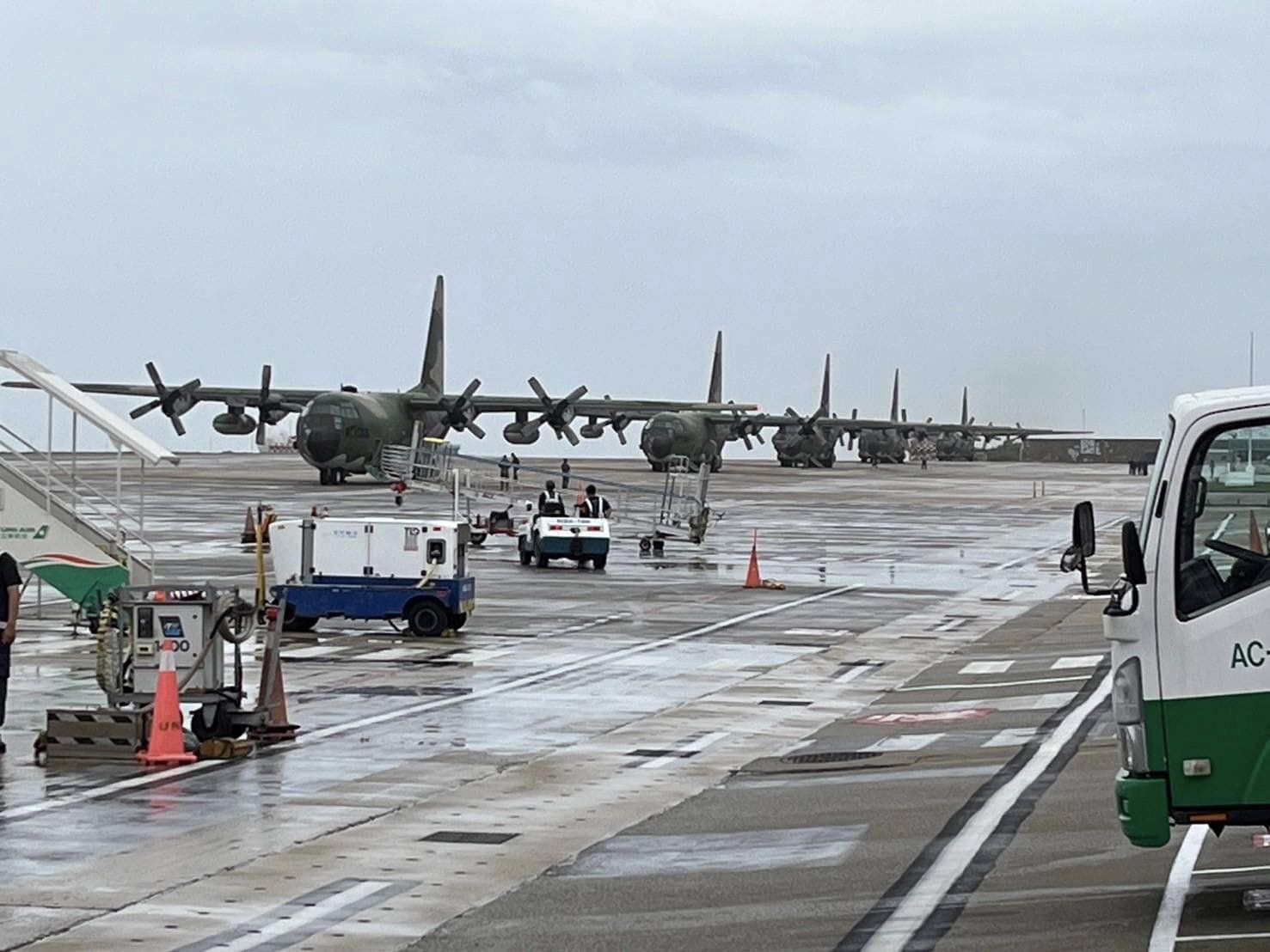 國軍史上最大疏運！C-130馬公機場搶運 14架次軍機赴金門　
