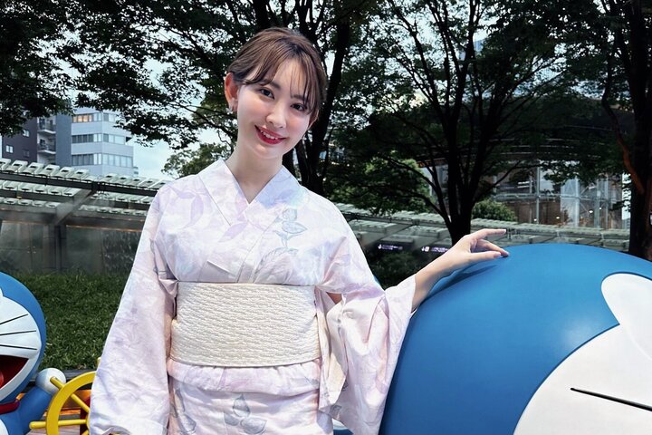 初代AKB48、獲封「日本第一美胸」的女星小嶋陽菜。圖/取自小嶋陽菜官方《推特》