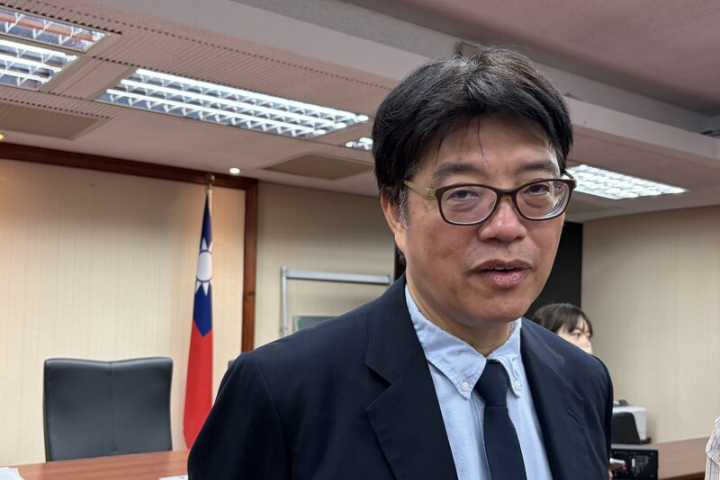 陸客陸生進不來誰的責任？張雅屏嗆邱垂正：別藏起台灣這把鑰匙