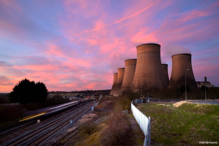 英國「索爾河畔雷德克利夫發電廠」將在月底正式停運。圖/取自Paul Smith《推特》