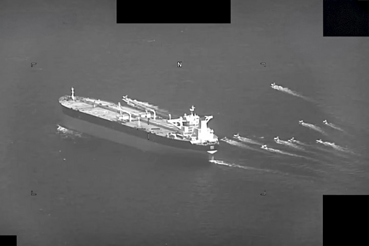 美國突更新荷姆茲海峽航行指引　要求美籍商船遠離伊朗海域