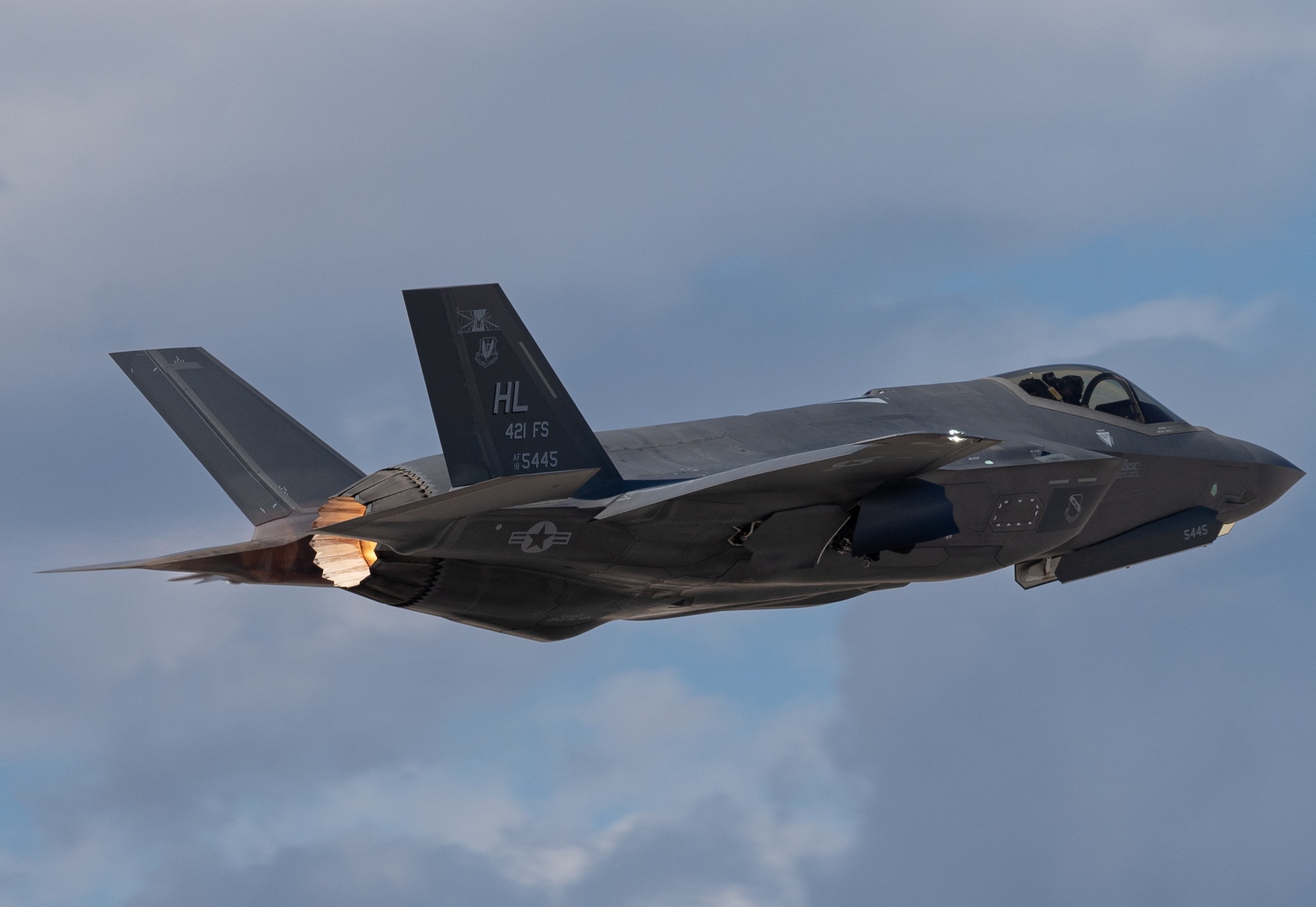 美國空軍高調宣佈，F-35A隱形戰鬥機成為全球首款具備掛載核彈的第五代戰鬥機。圖/取自美國空軍