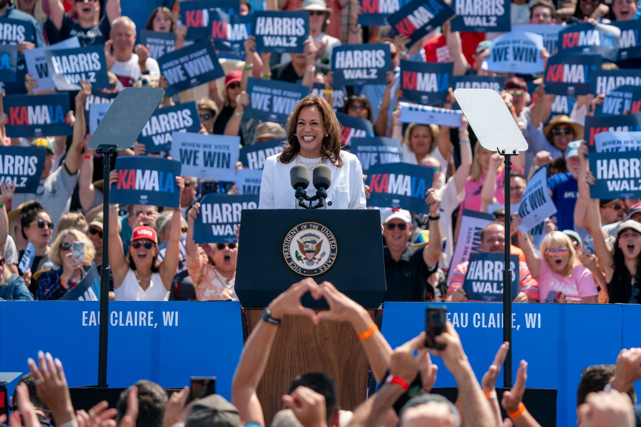 美國民主黨總統候選人賀錦麗近日卯足勁投入大選造勢活動。圖／取自Kamala Harris FB